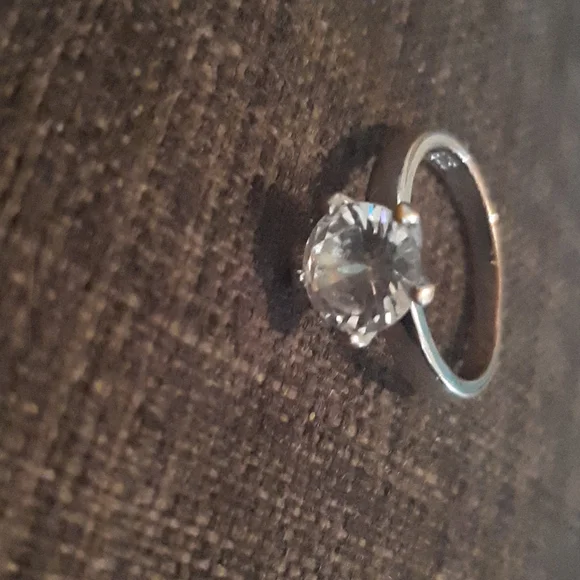 Dimond ring - Picture 4 of 4